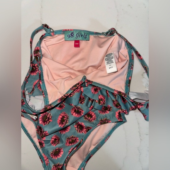98 Coast Av ONE PIECE SWIMSUIT RUFFLE ADJUSTABLE STRAP SIZE 2/4 GIRLS - Picture 5 of 5